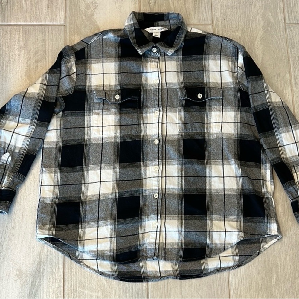 ✨5/$25 Old Navy Black and White Plaid Button-Up Shirt, Size L - Picture 5 of 7